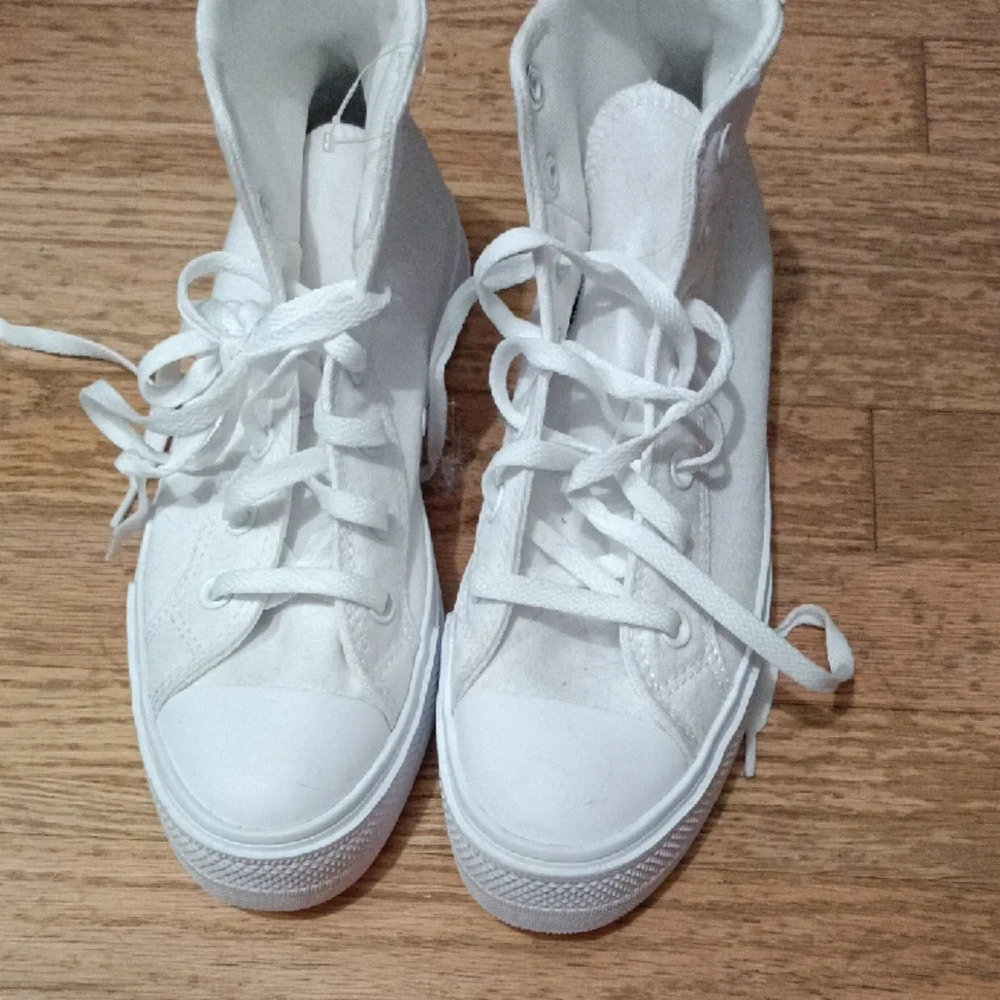 Converse White Platform High Top Sneakers - Picture 3 of 4